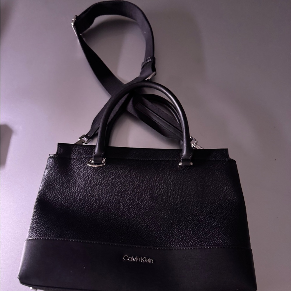 Calvin Klein Elegant Black Shoulder Bag